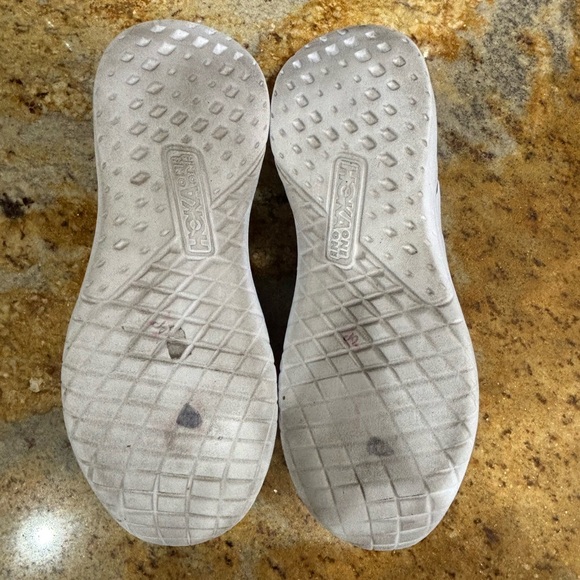 Hoka Tivra size 9.5 - Picture 9 of 9